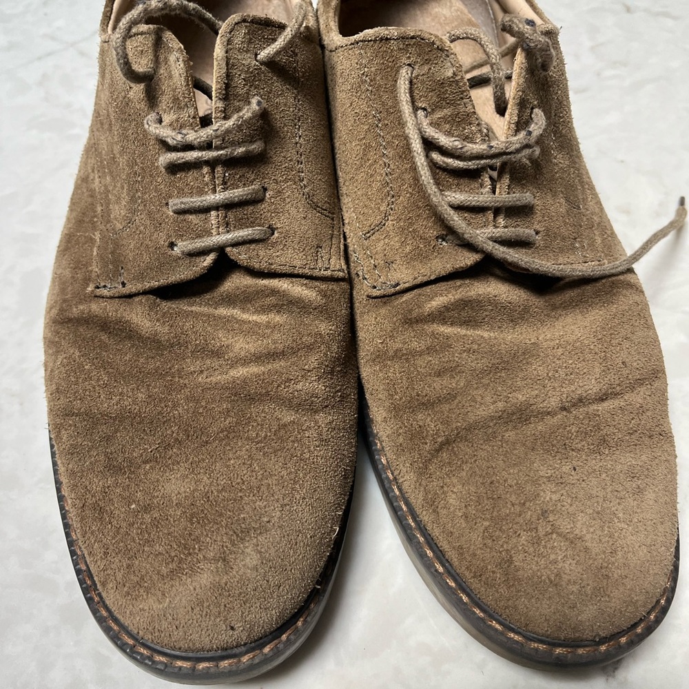 G.H. Bass & Co. Men's Tan Suede Oxfords